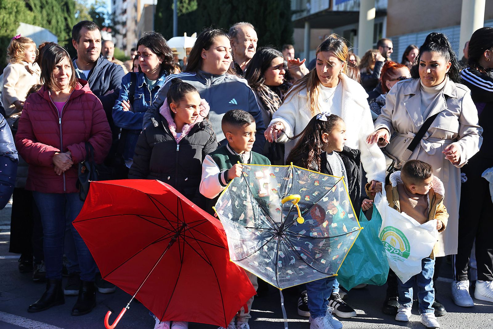 Las mejores fotografías de la salida y recorrido de la cabalgata de Reyes Magos 2026