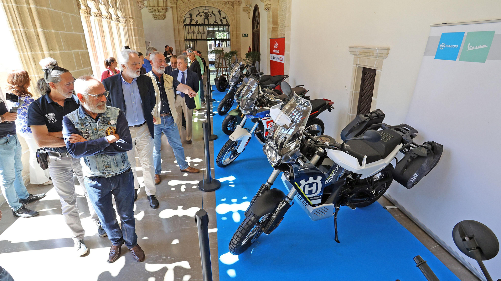 Exposición de motos clásicas y últimas novedades en Jerez por el Gran Premio
