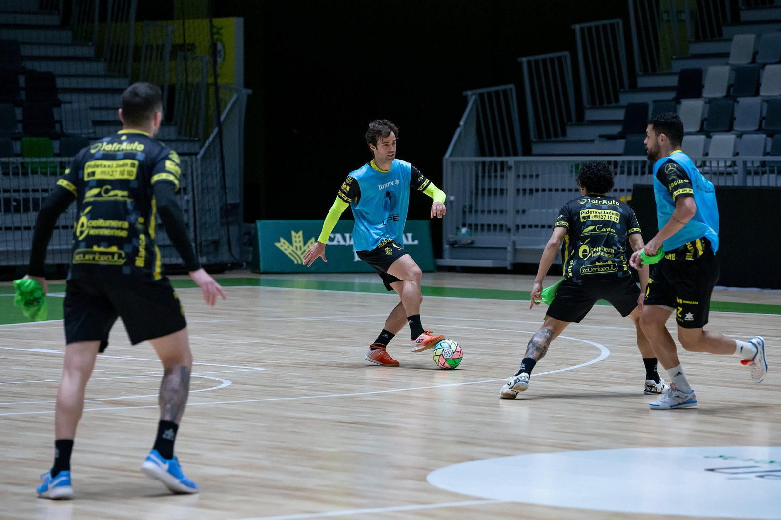Pablo del Moral maniobra en uno de los entrenamientos semanales.