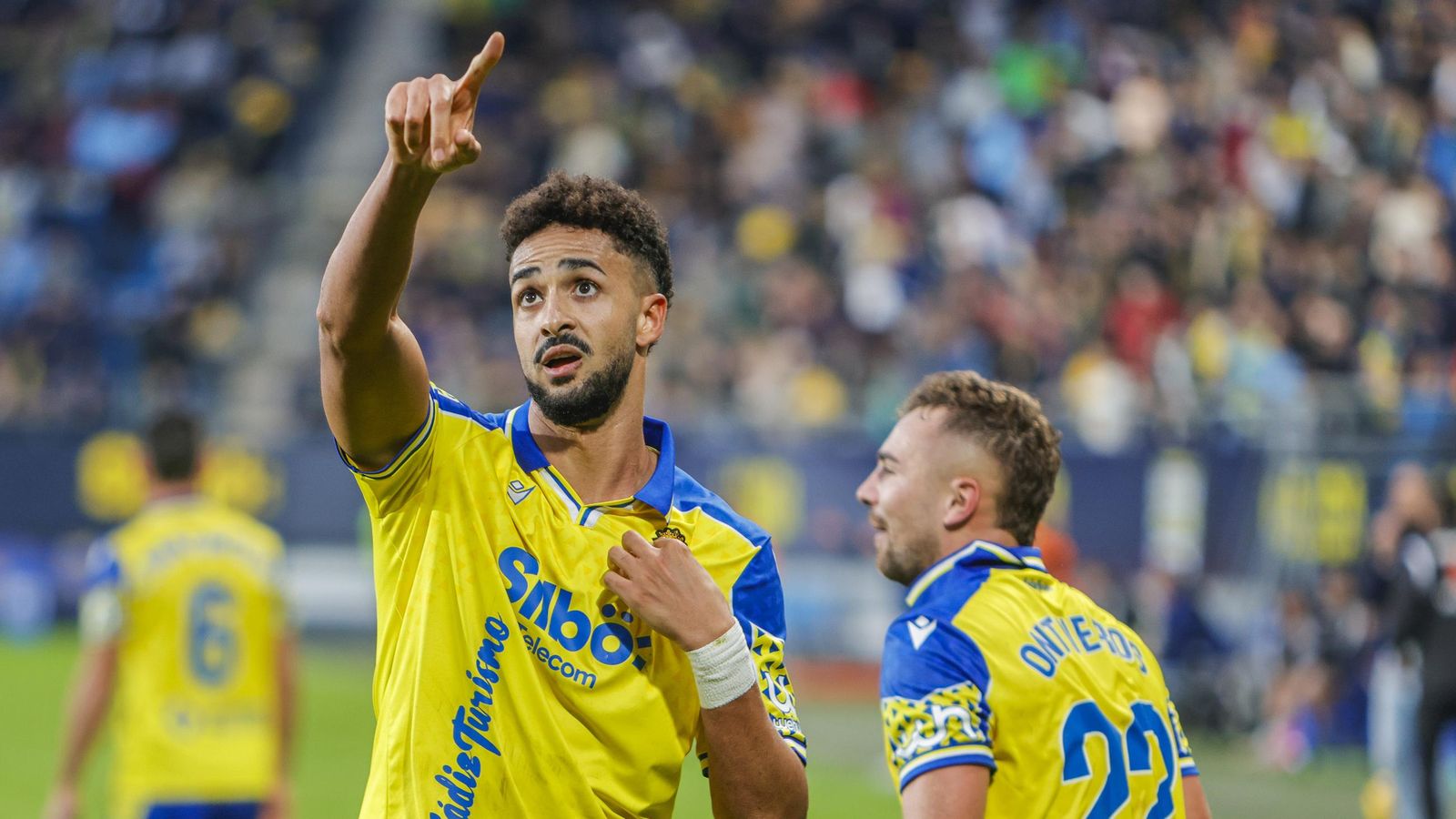 Búscate entre las fotos del partido de fútbol Cádiz CF - Albacete Balompié