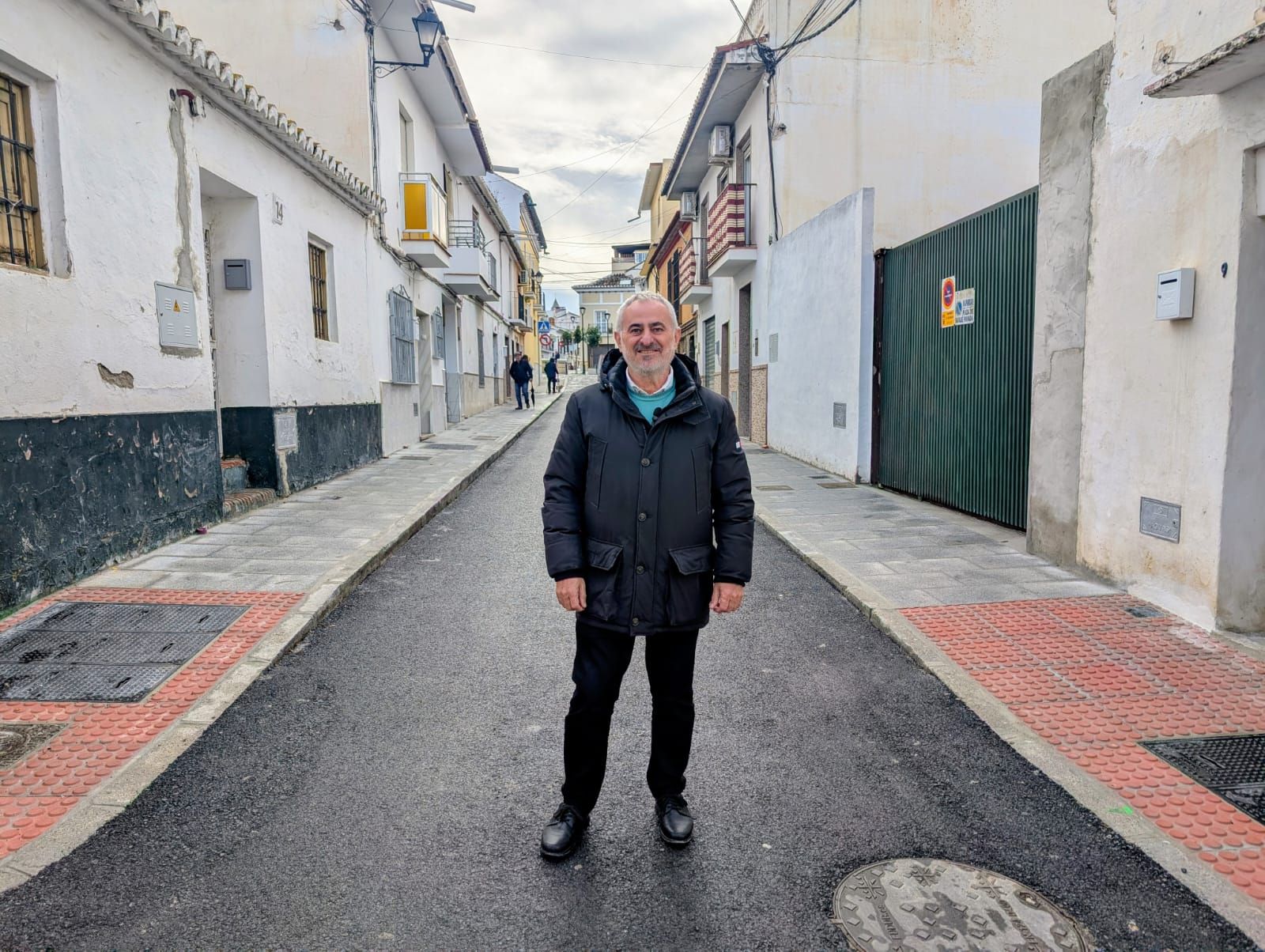 Jesús María Claros, concejal de Infraestructuras, en la calle Tenerías