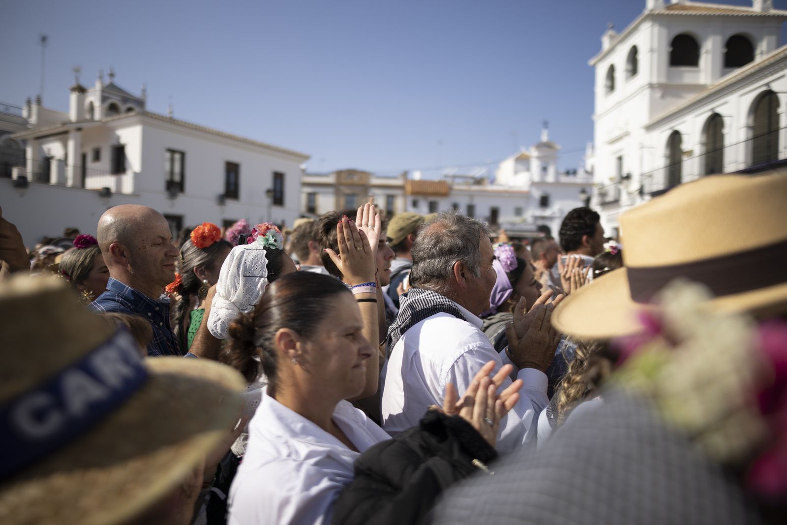 El Rocío 2023: Imágenes de la presentación de las Hermandades y ambiente en la aldea