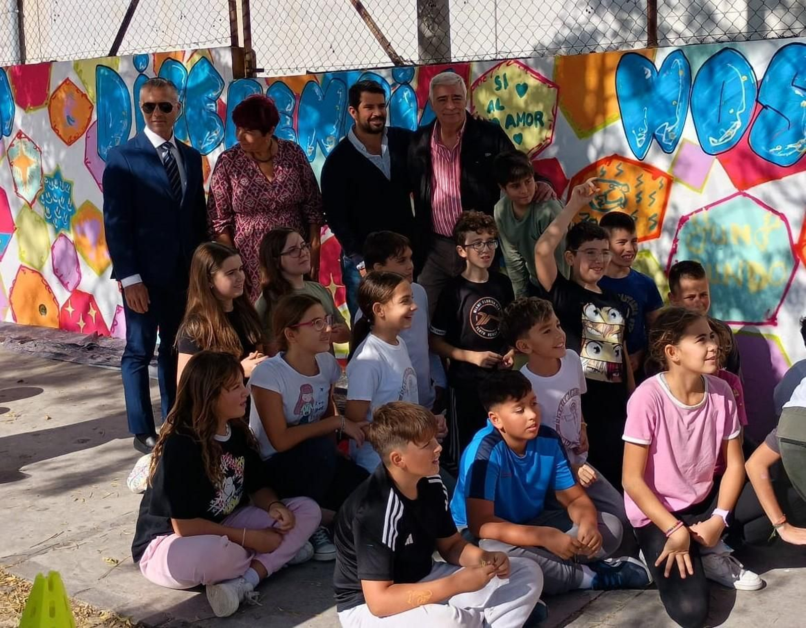 Fotos del mural por la inclusión del colegio Caetaria de Algeciras