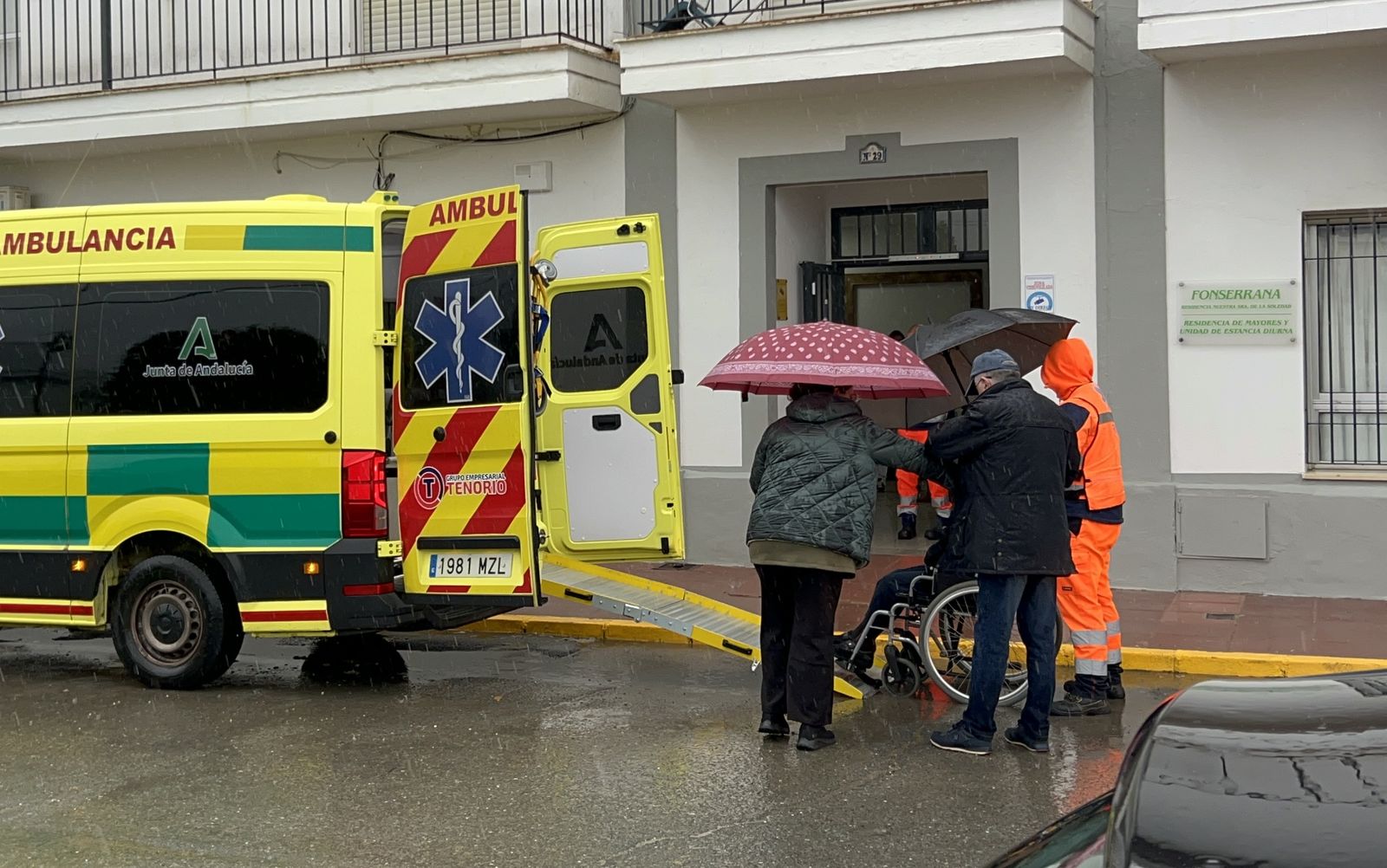 Las fotos del desalojo de la residencia de mayores en Tocina por las inundaciones