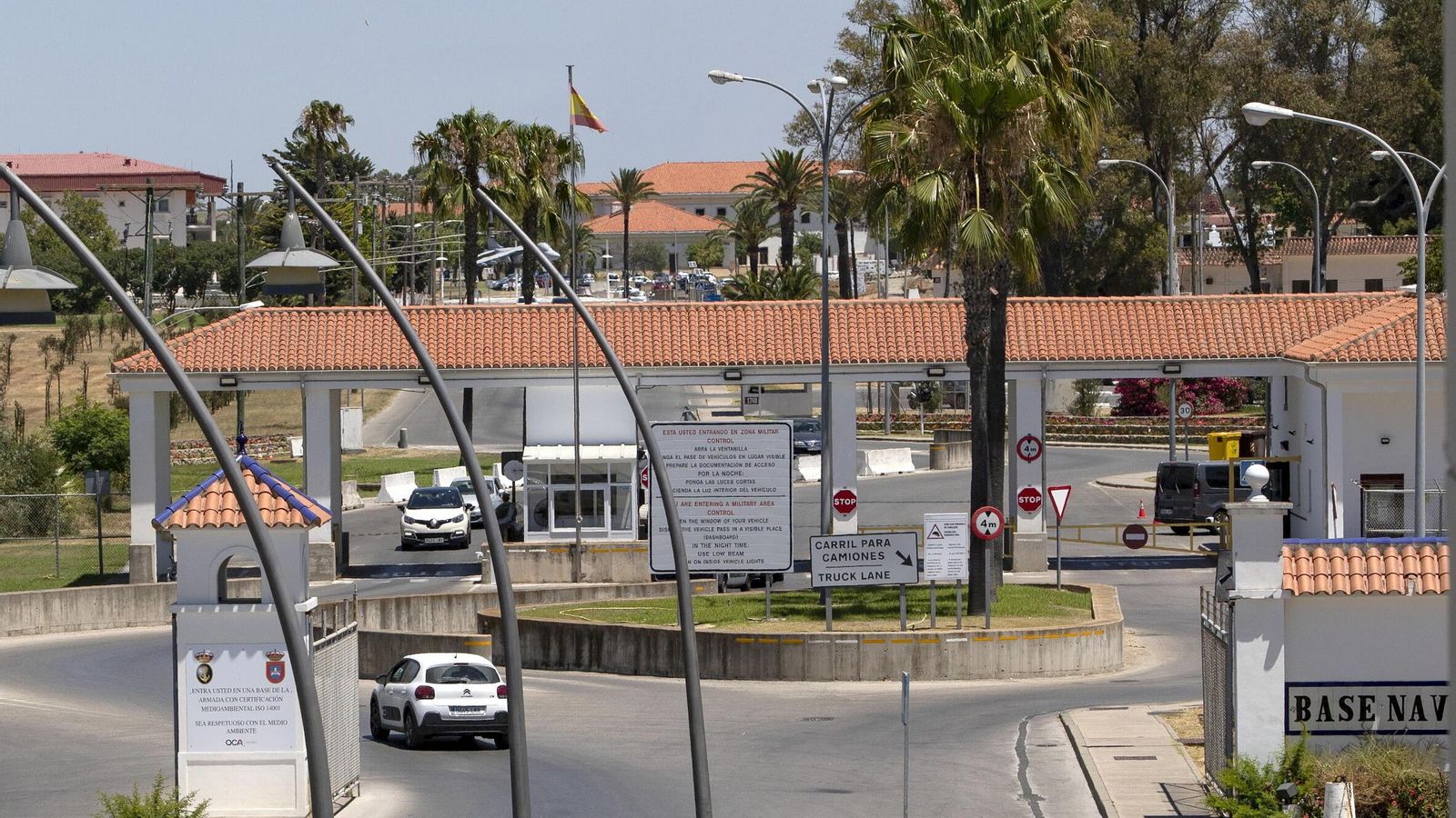 Una de las entradas de la Base de Rota.