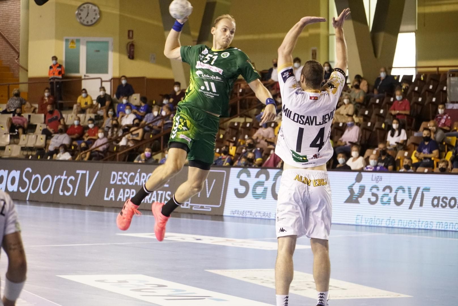 Una imagen de un lance del partido en León. Una imagen de un lance del partido en León.