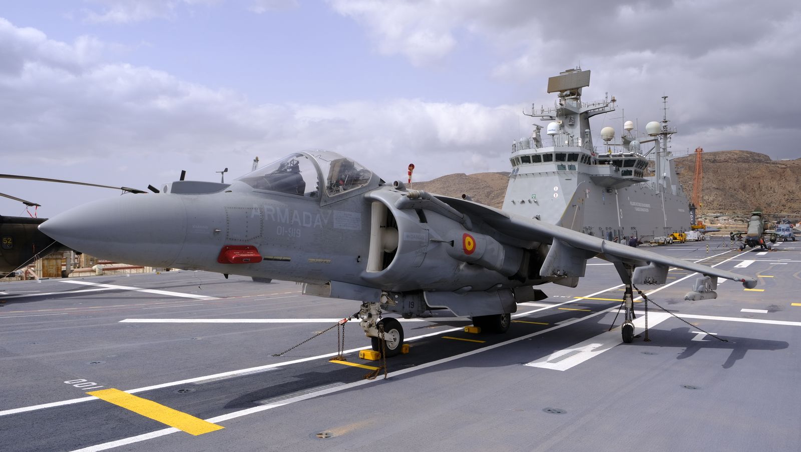 Fotogalería de la visita al portaaviones Juan Carlos I. Puerto de Almería.