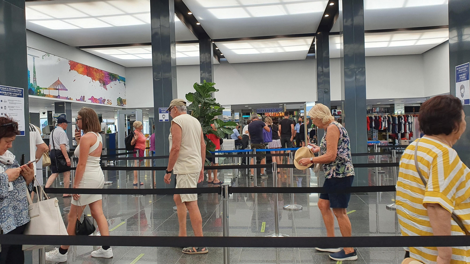Imágenes del acto de inauguración de la nueva ruta del MSC Orchestra con parada en Cádiz