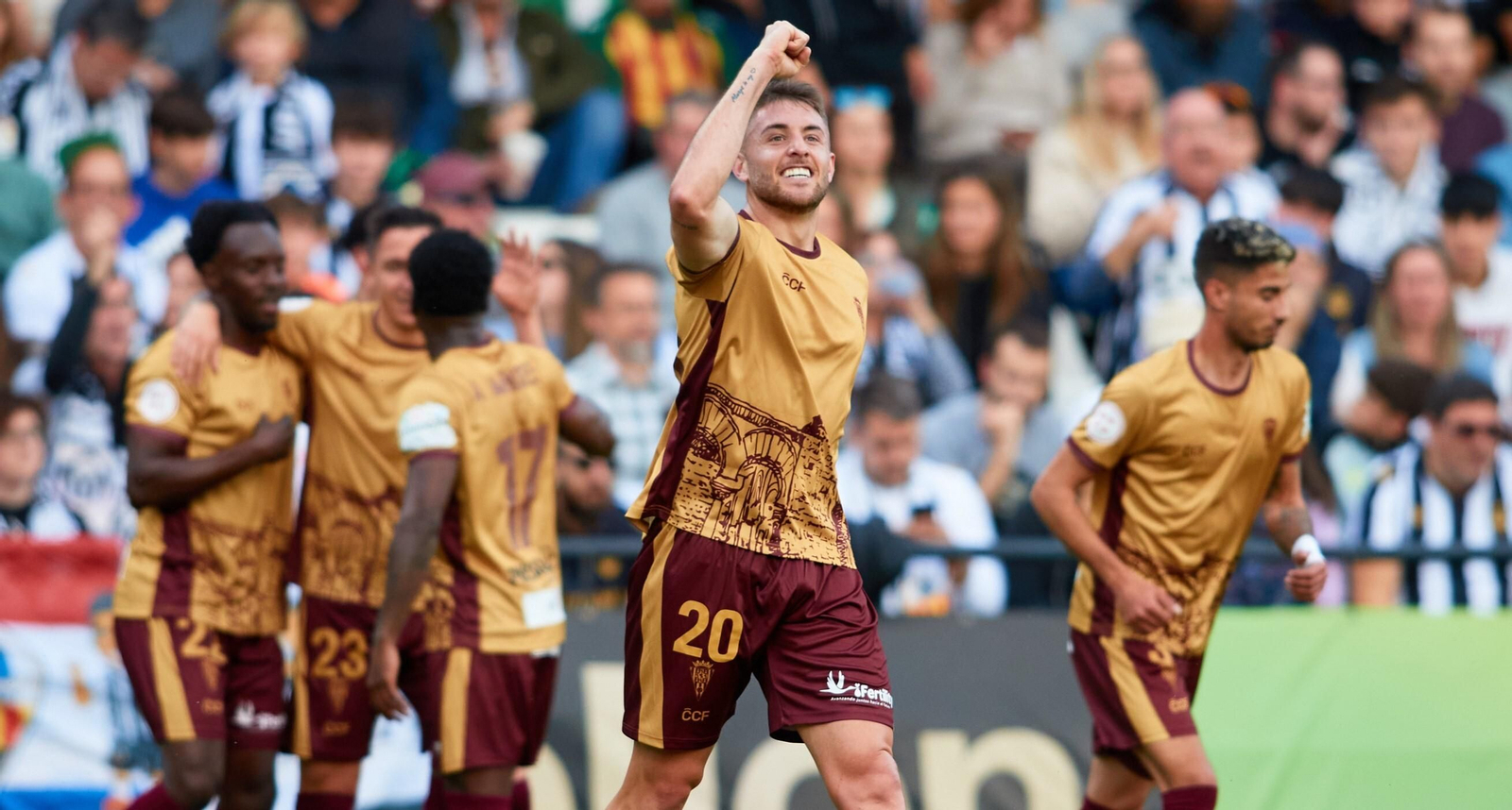 Casas celebra su gol en Castellón, el que abrió el partido.