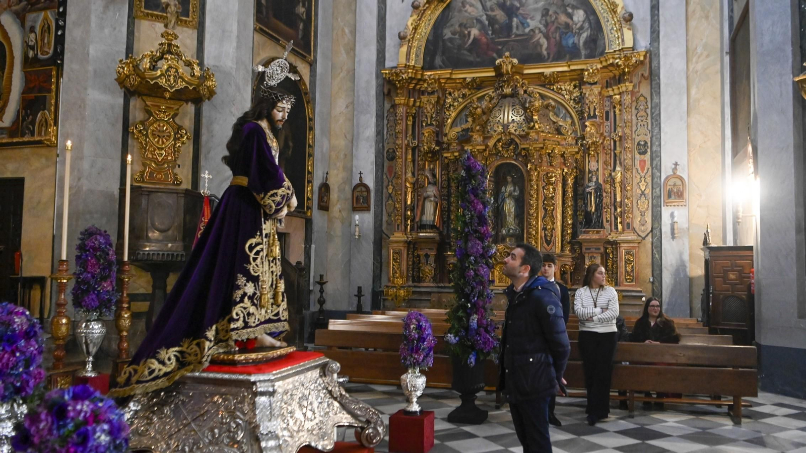 Fotogalería: Tradicional y Devoto Besapiés Nuestro Padre Jesús del Rescate 2025