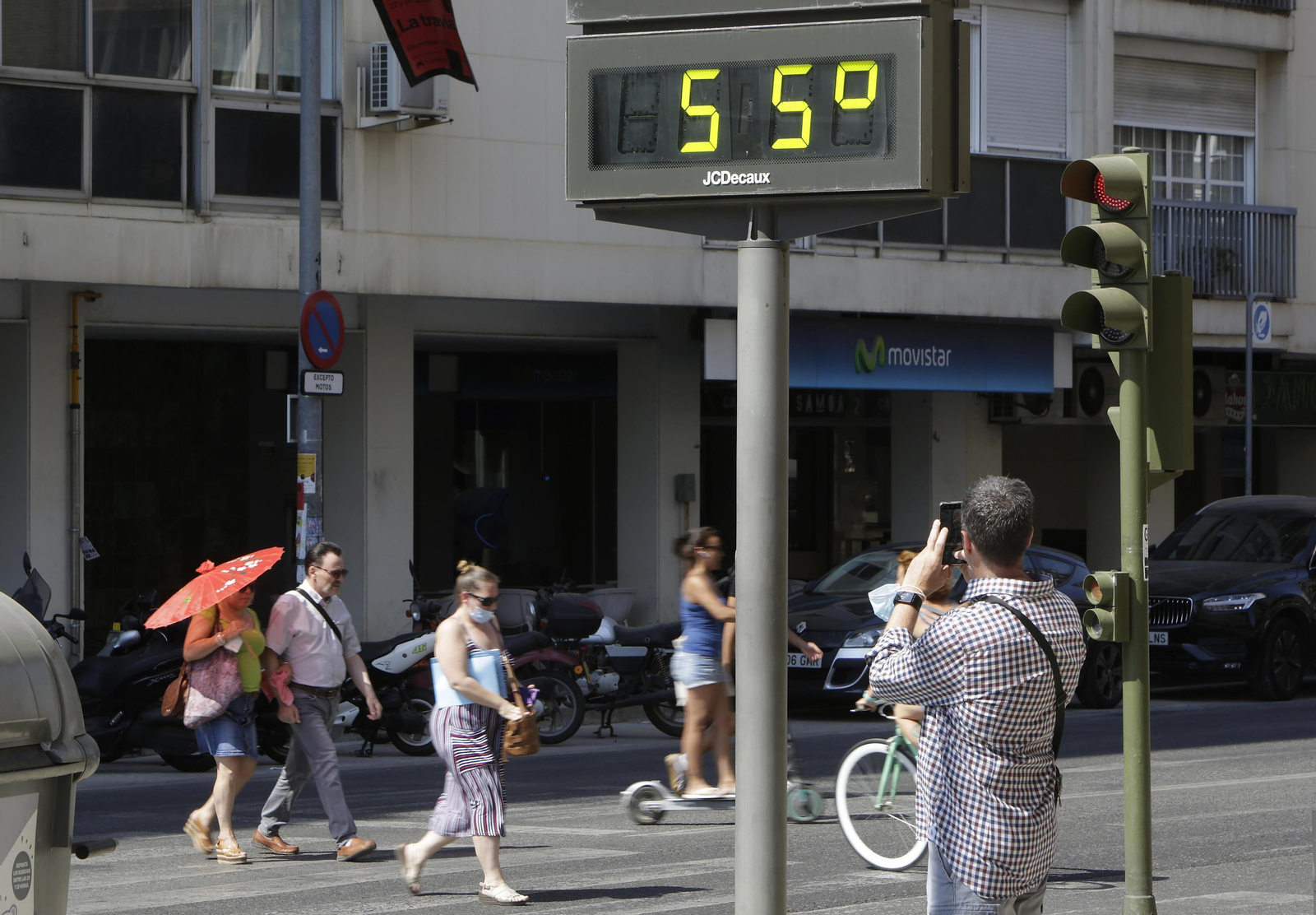 Un termómetro de la calle alcanza la cifra récord de 55 grados