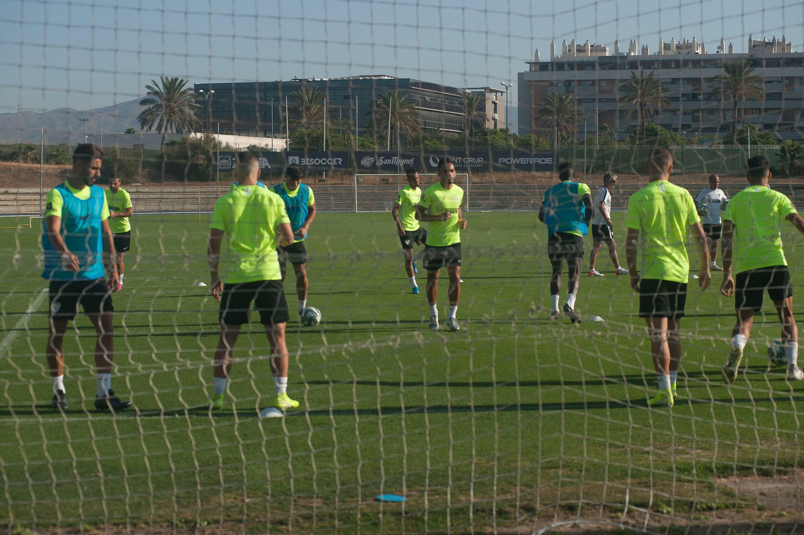 Las fotos del entrenamiento del Málaga CF a puerta abierta Las fotos del entrenamiento del Málaga CF a puerta abierta