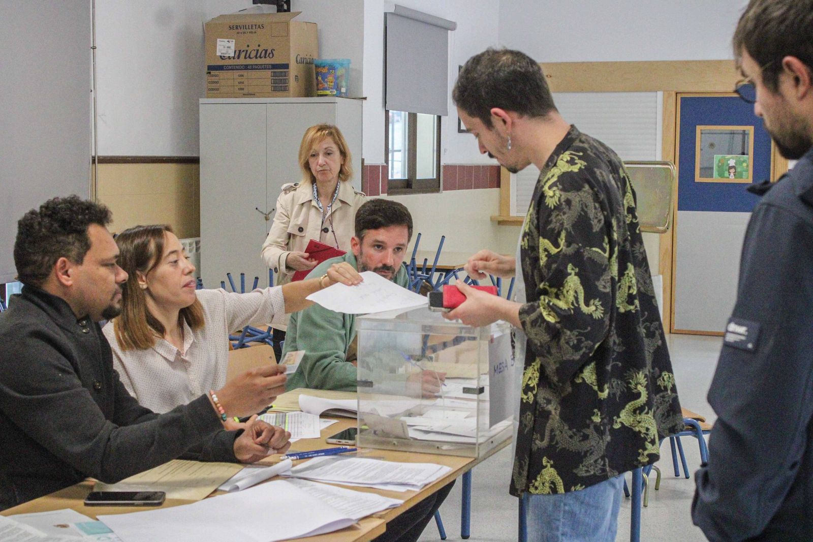 Fotos: así está votando Granada en el inicio de las elecciones municipales 2023