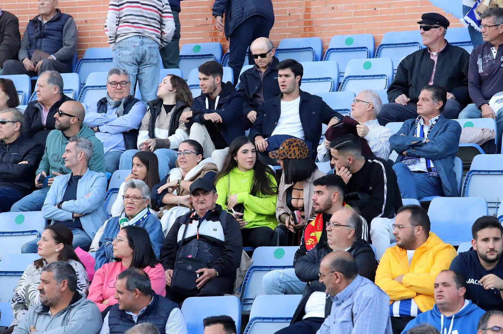 Imágenes del ambiente en las gradas del Nuevo Colombino