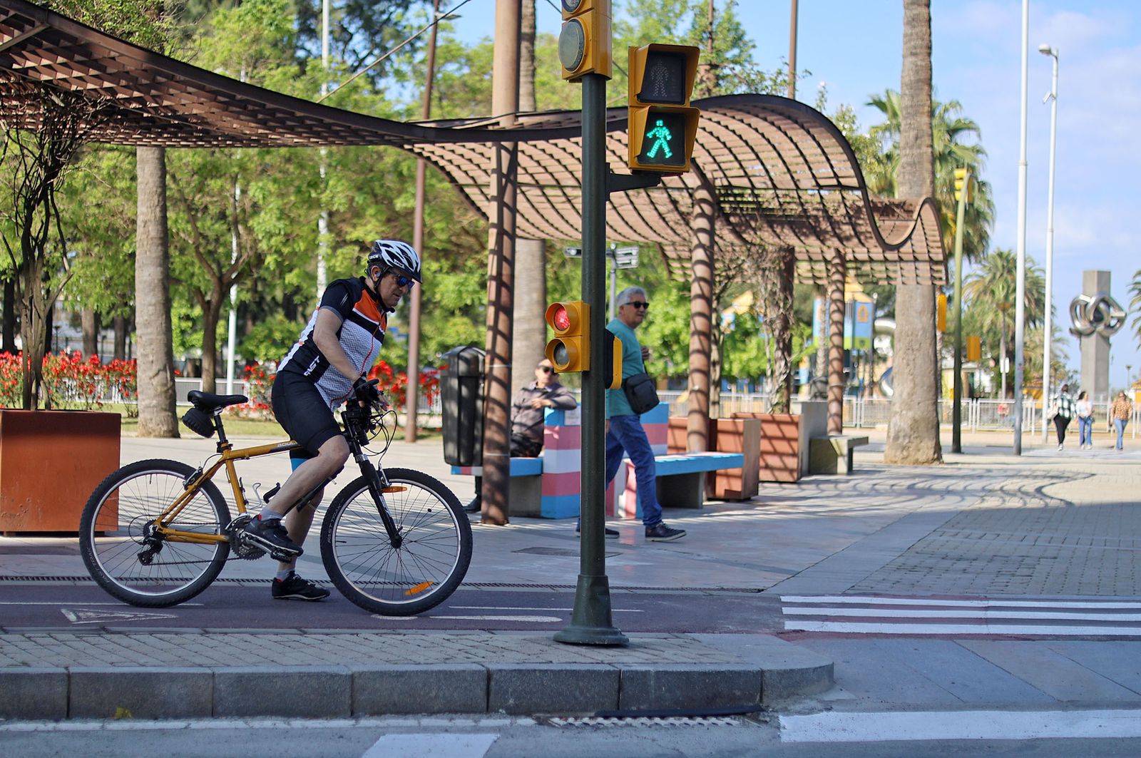 Imágenes del jueves 1 de mayo en Huelva
