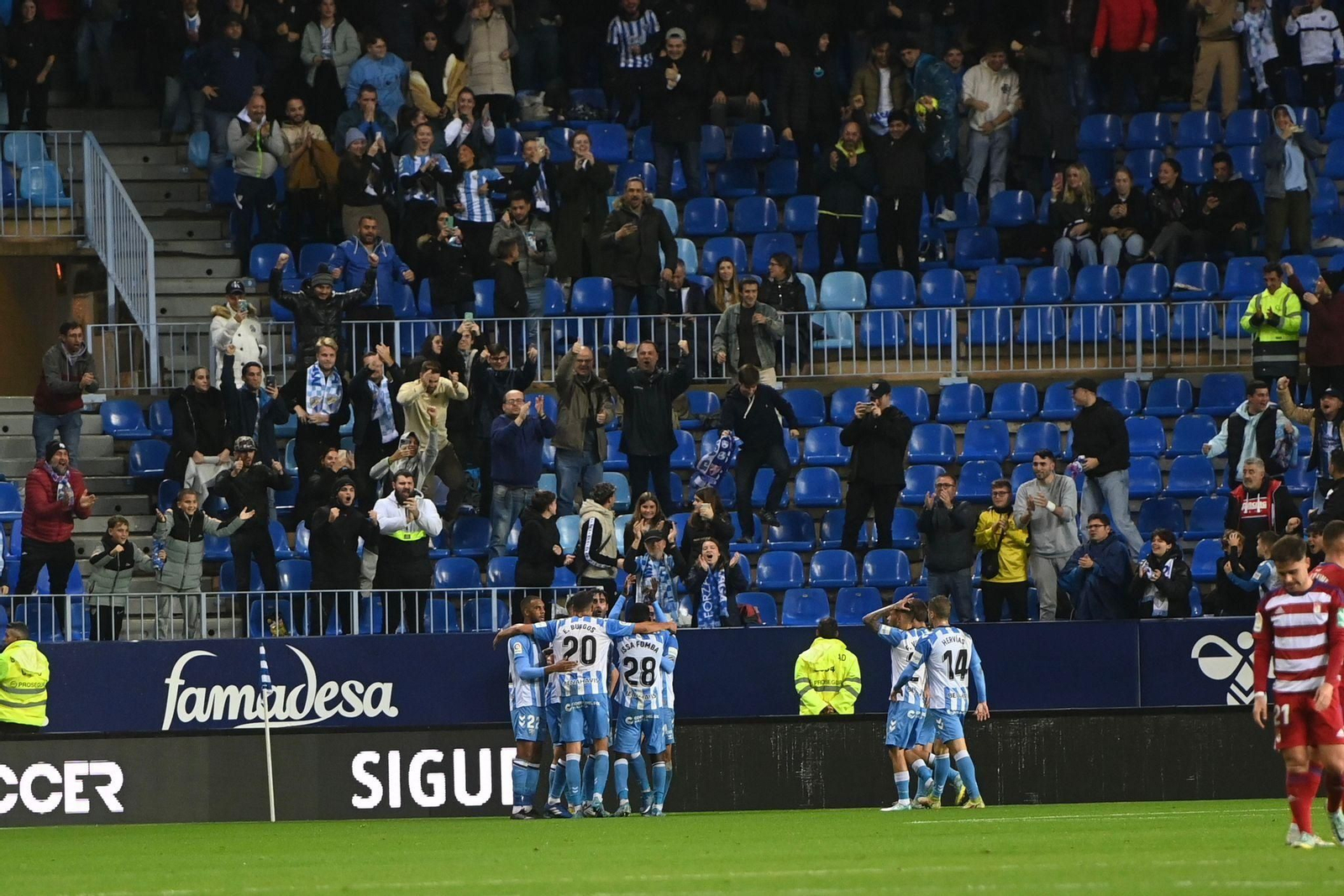 El Málaga CF celebra el gol al Granada El Málaga CF celebra el gol al Granada