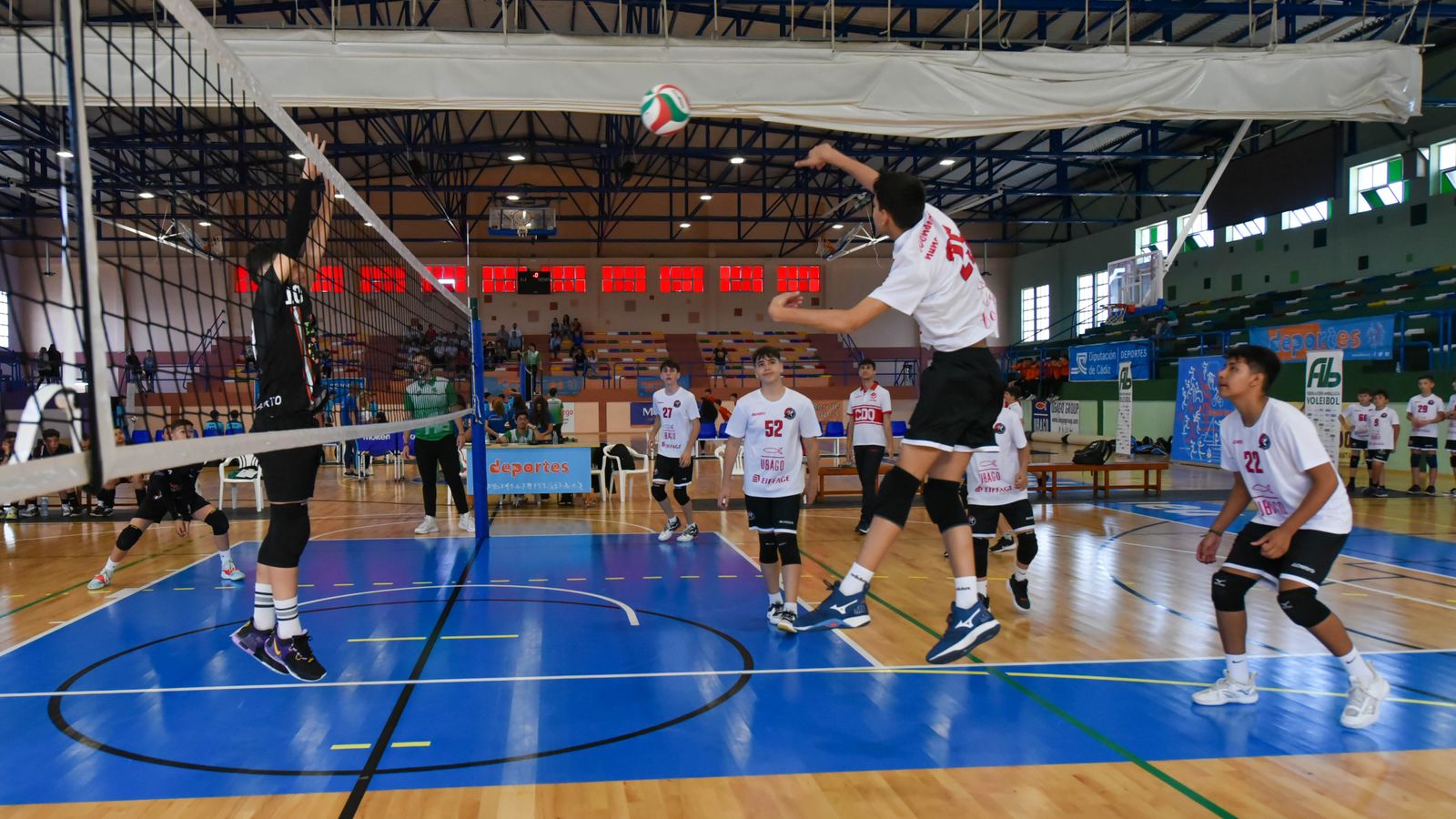 Las fotos de la segunda jornada del Campeonato de Andalucía infantil masculino de voleibol en La Línea