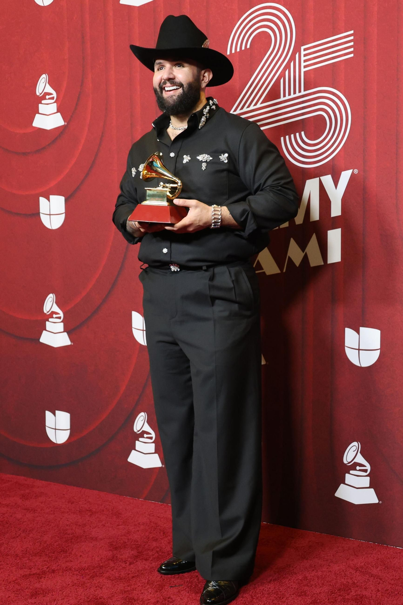 Todos los famosos, tendencias y curiosidades en la alfombra roja de la 25 edición de los Grammy Latinos