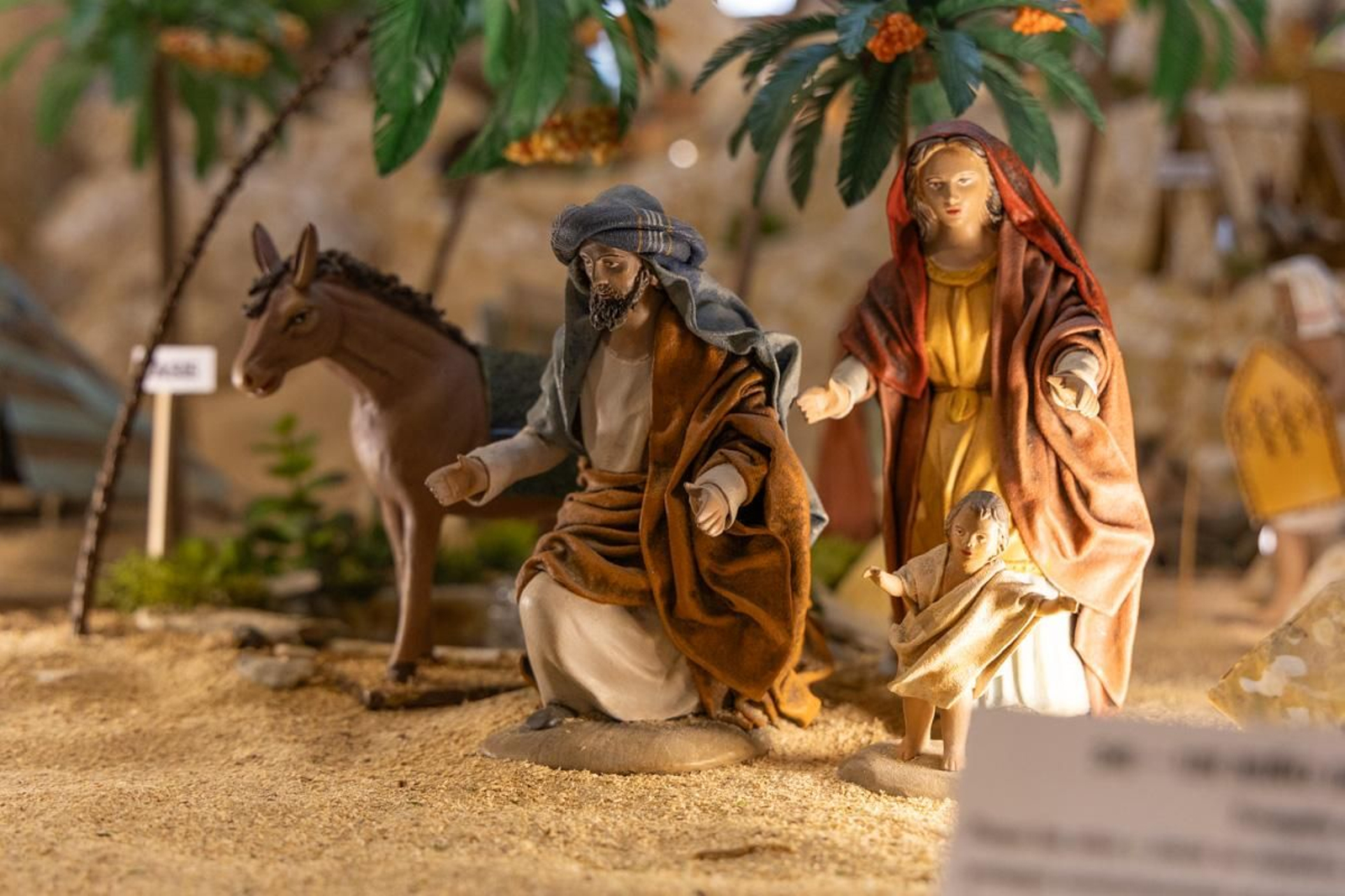 En imágenes: así es el Belén Bíblico con más de un millar de piezas artesanas de los abuelos María y Rafael