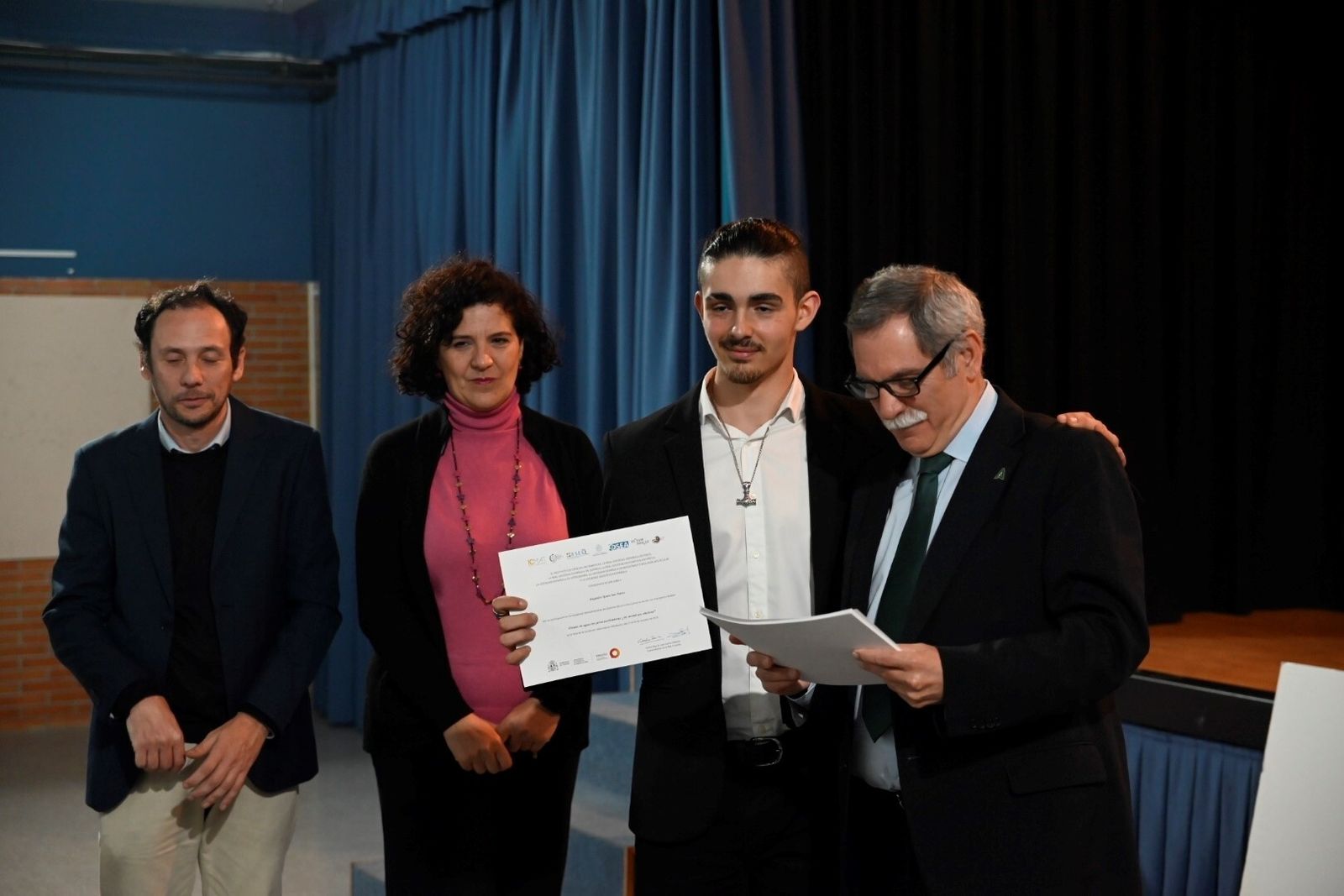 La entrega de los premios científicos al alumnado del instituto Gran Capitán de Córdoba, en imágenes