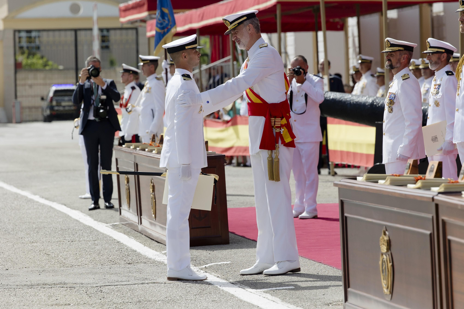 Imágenes de la entrega de los Reales Despachos presidida por  El Rey Felipe VI en San Fernando.