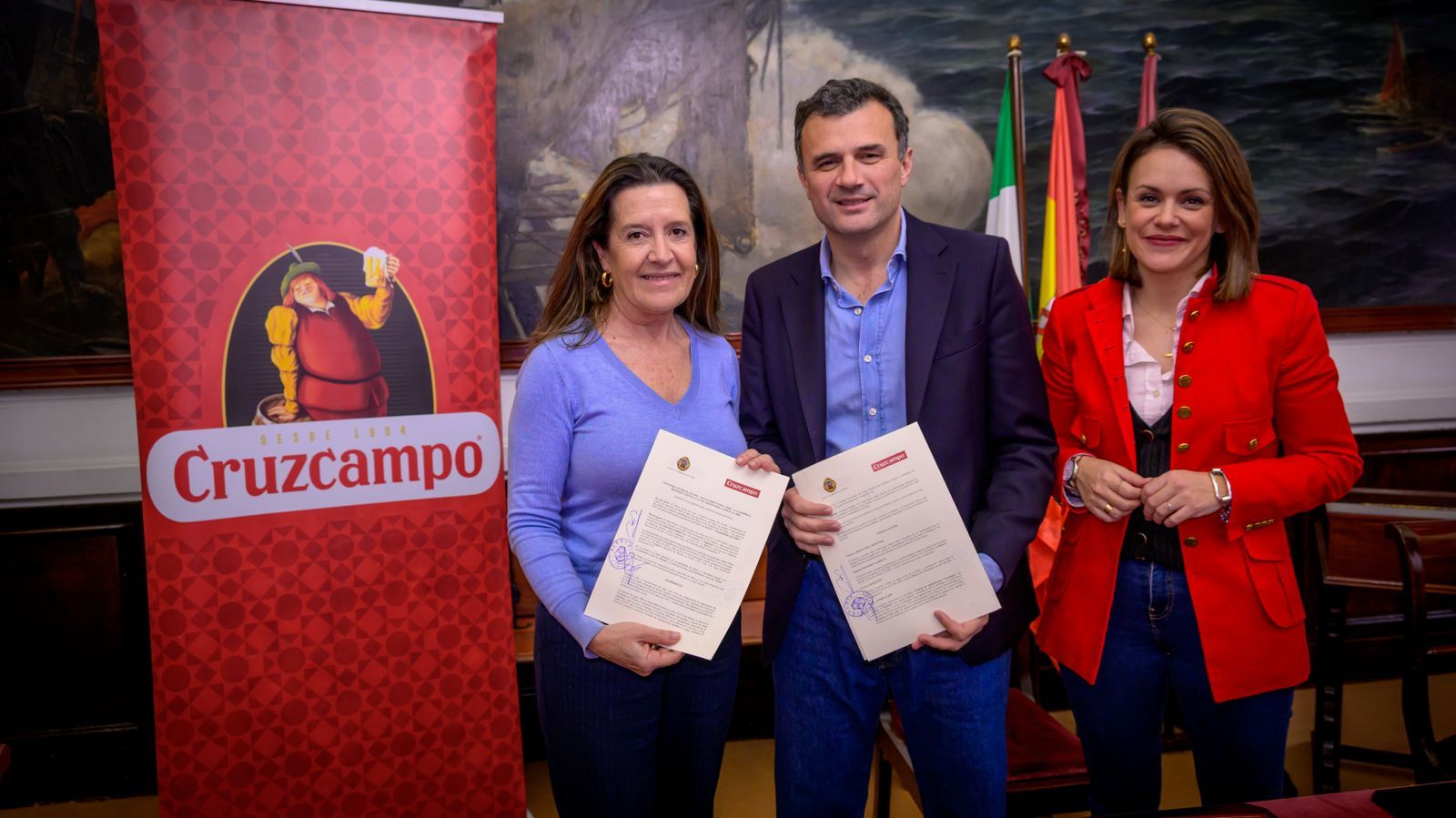 Ada Bernal, Bruno García y Beatriz Gandullo tras la firma del convenio.