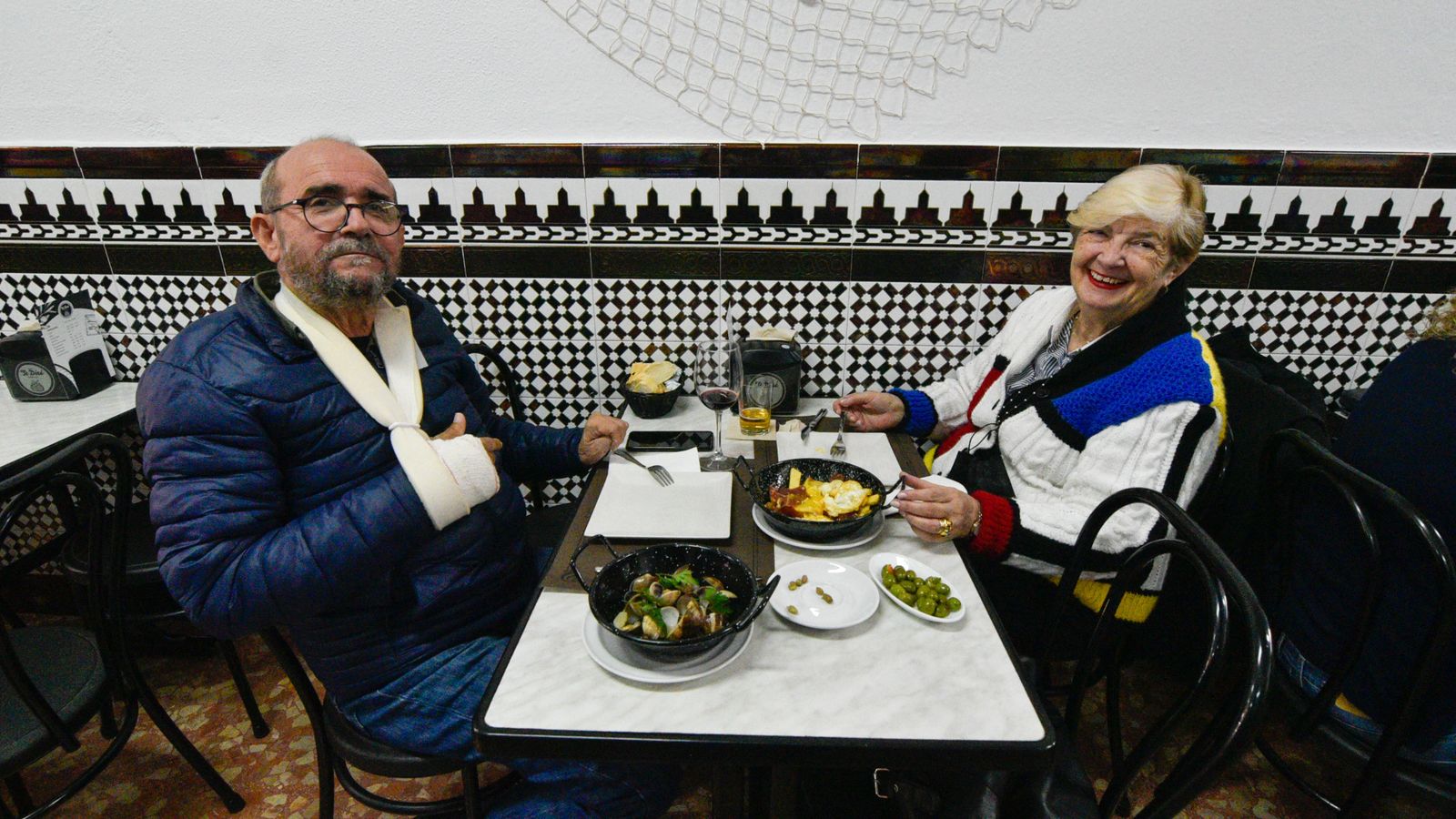 Las fotos del primer dia de reapertura del Bar 'Te dire' en Algeciras