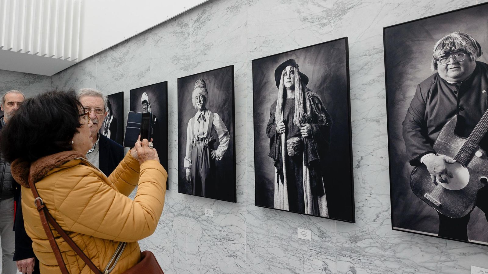 Galería de imágenes de las exposiciones inauguradas en la Casa del Carnaval