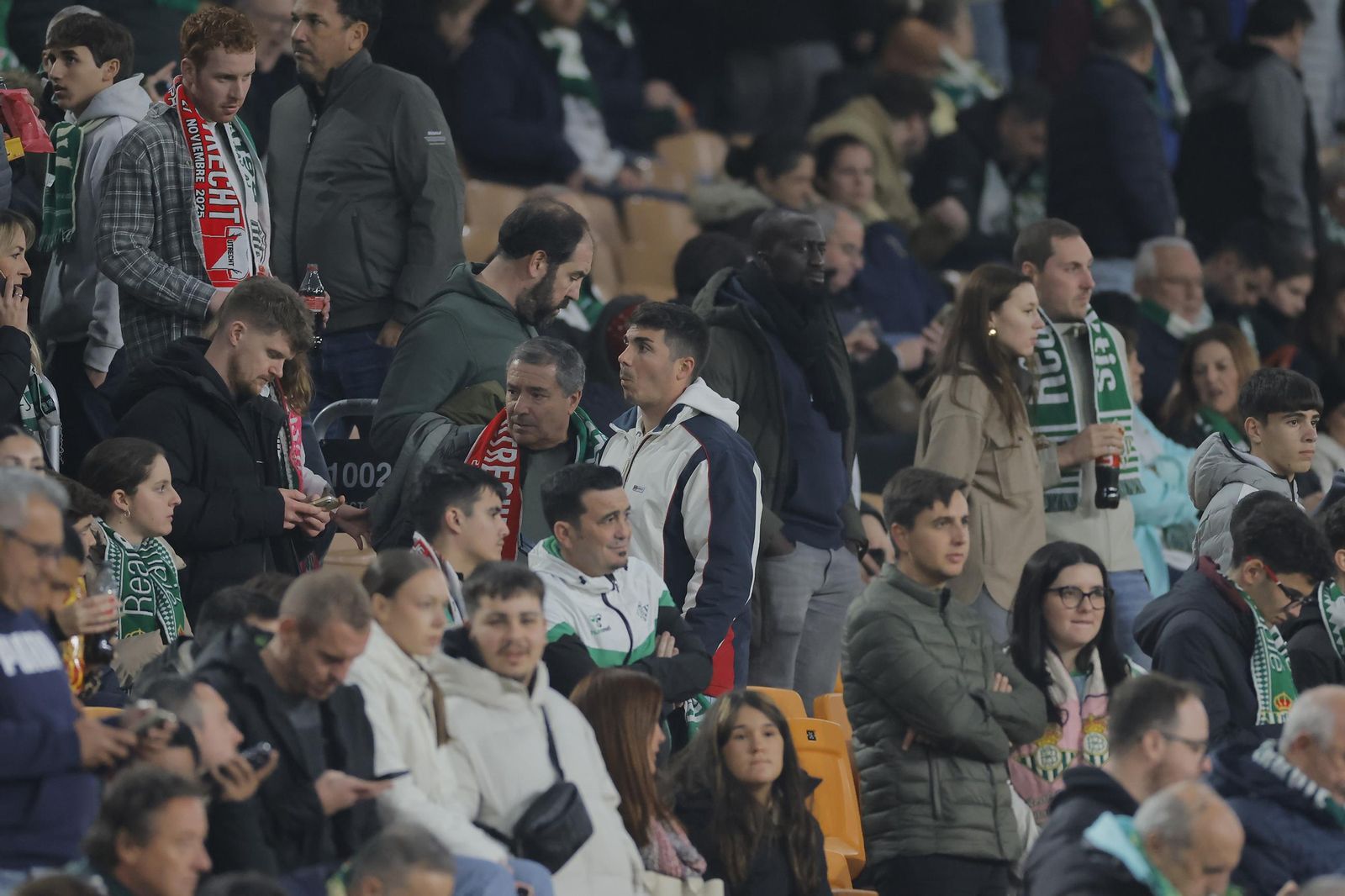 Búscate en las fotos del Betis - Utrecht
