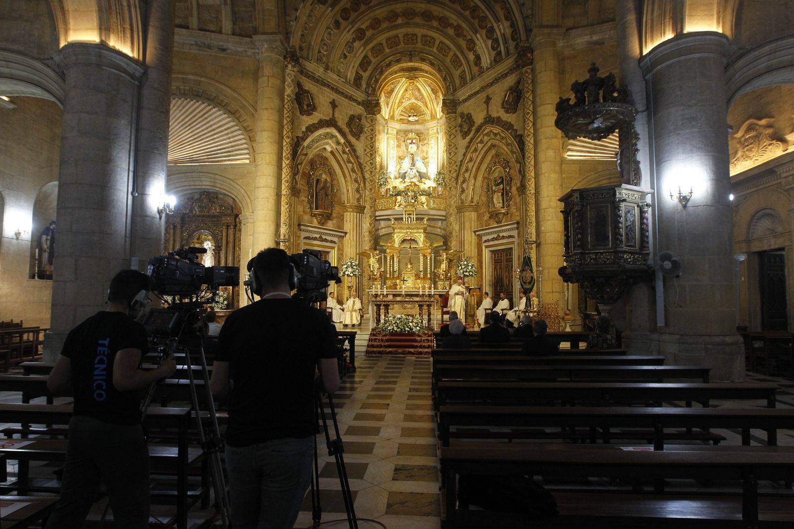 Fotogalería misa V Centenario Hermandad Virgen del Mar. Almería