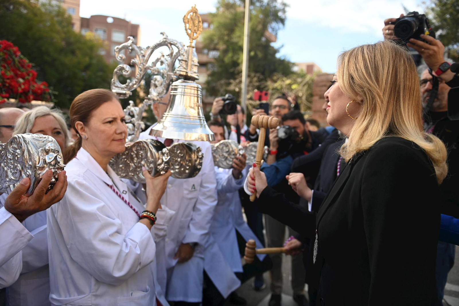 La misa del alba y el traslado del Cautivo, en fotos