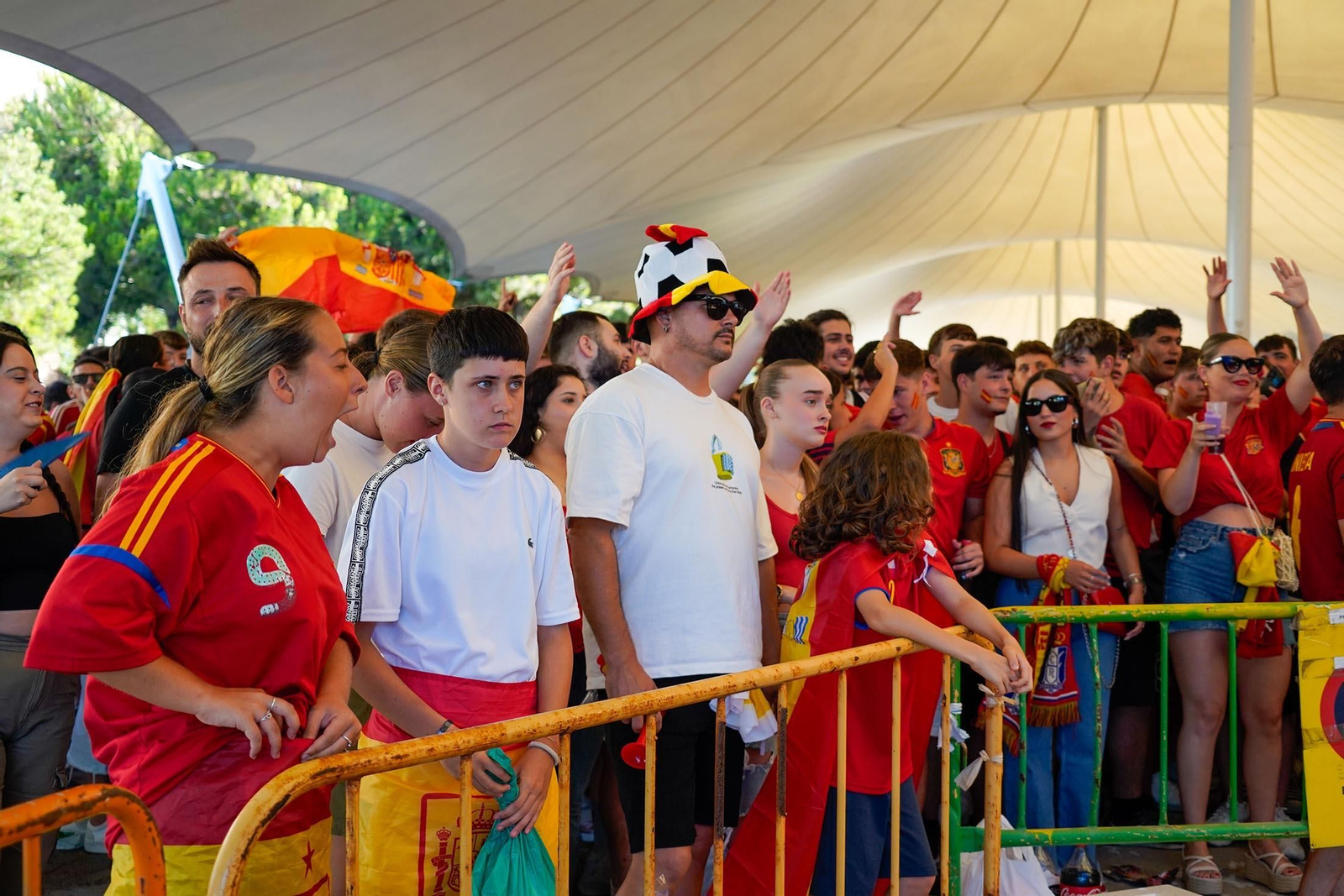 Imágenes del ambiente durante la final de la Eurocopa entre España e Inglaterra Imágenes del ambiente durante la final de la Eurocopa entre España e Inglaterra