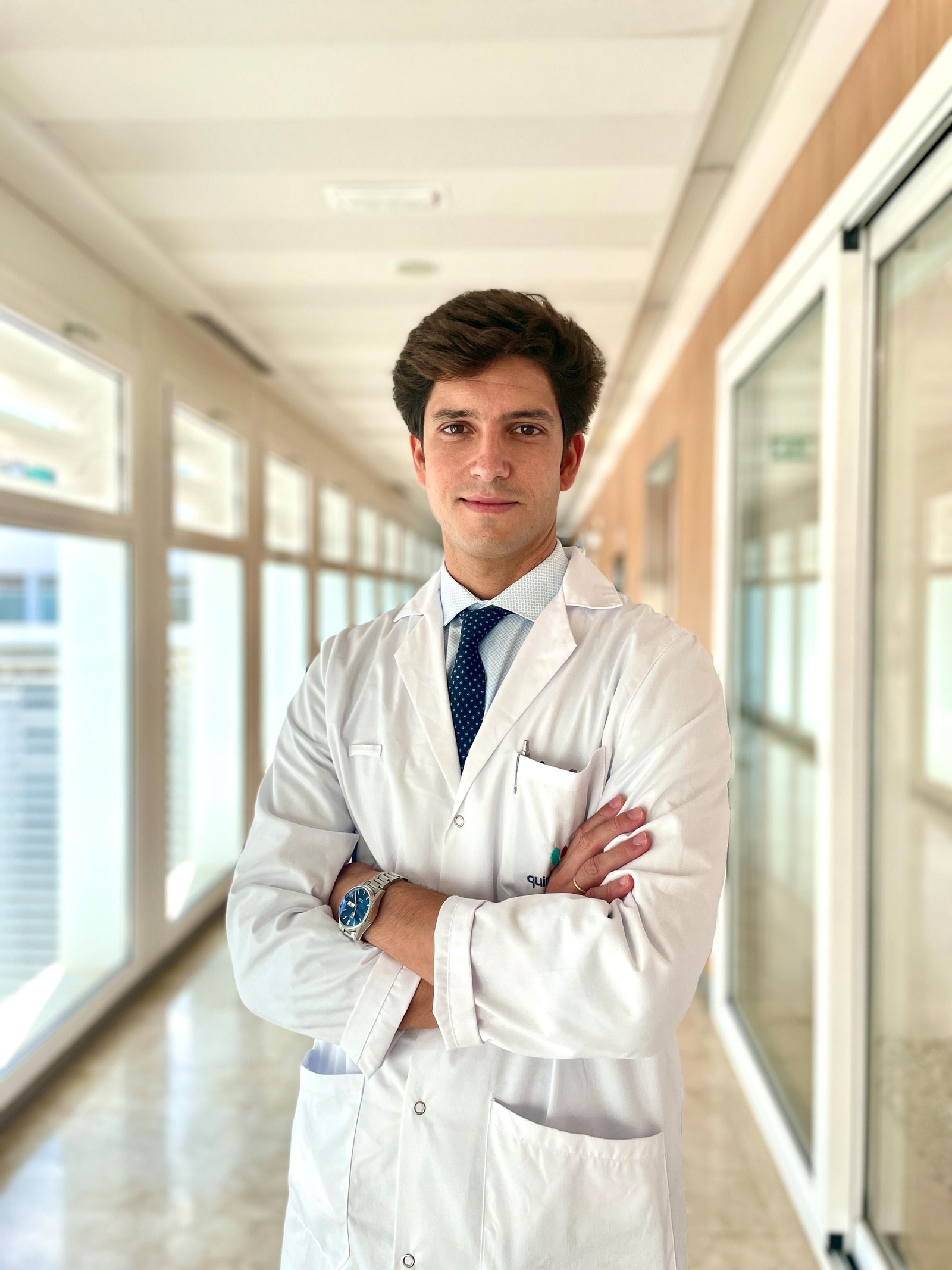 Dr. Miguel Contreras, oftalmólogo del Hospital Quirónsalud Infanta Luisa, en Sevilla.