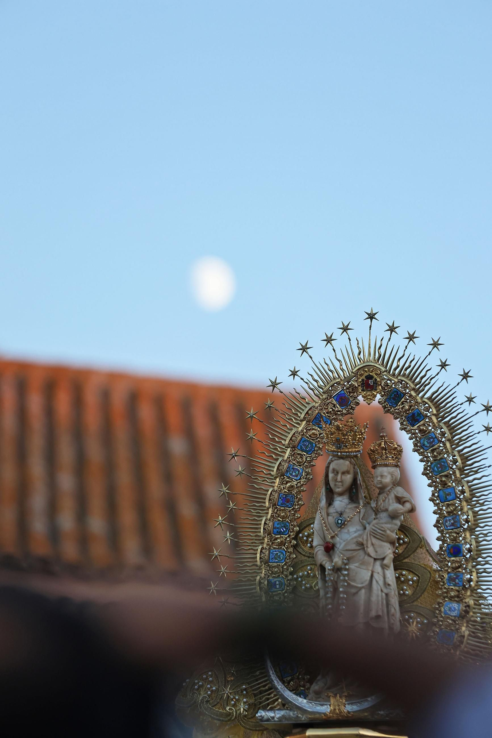 Imágenes de la procesión de Nuestra Señora de los Milagros en Palos de la Frontera Imágenes de la procesión de Nuestra Señora de los Milagros en Palos de la Frontera