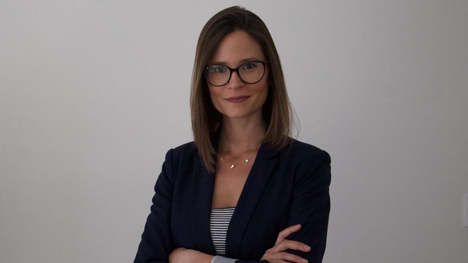 La Dra. Marta Medina, oftalomóloga del Hospital Puerta del Mar y en Oftalvist-HLA La Salud, en Cádiz. La Dra. Marta Medina, oftalomóloga del Hospital Puerta del Mar y en Oftalvist-HLA La Salud, en Cádiz.