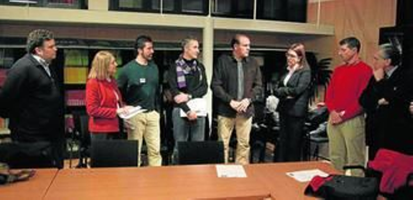 Imagen de la reunión, que respresentes del personal de base, mantuvieron en el Congreso, con representantes del PSOE.