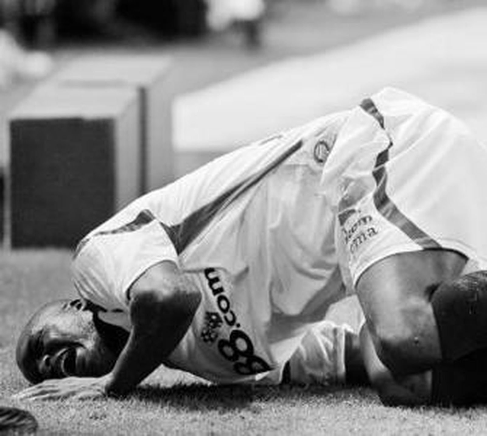 Mosquera se retuerce de dolor tras la entrada de Chica.