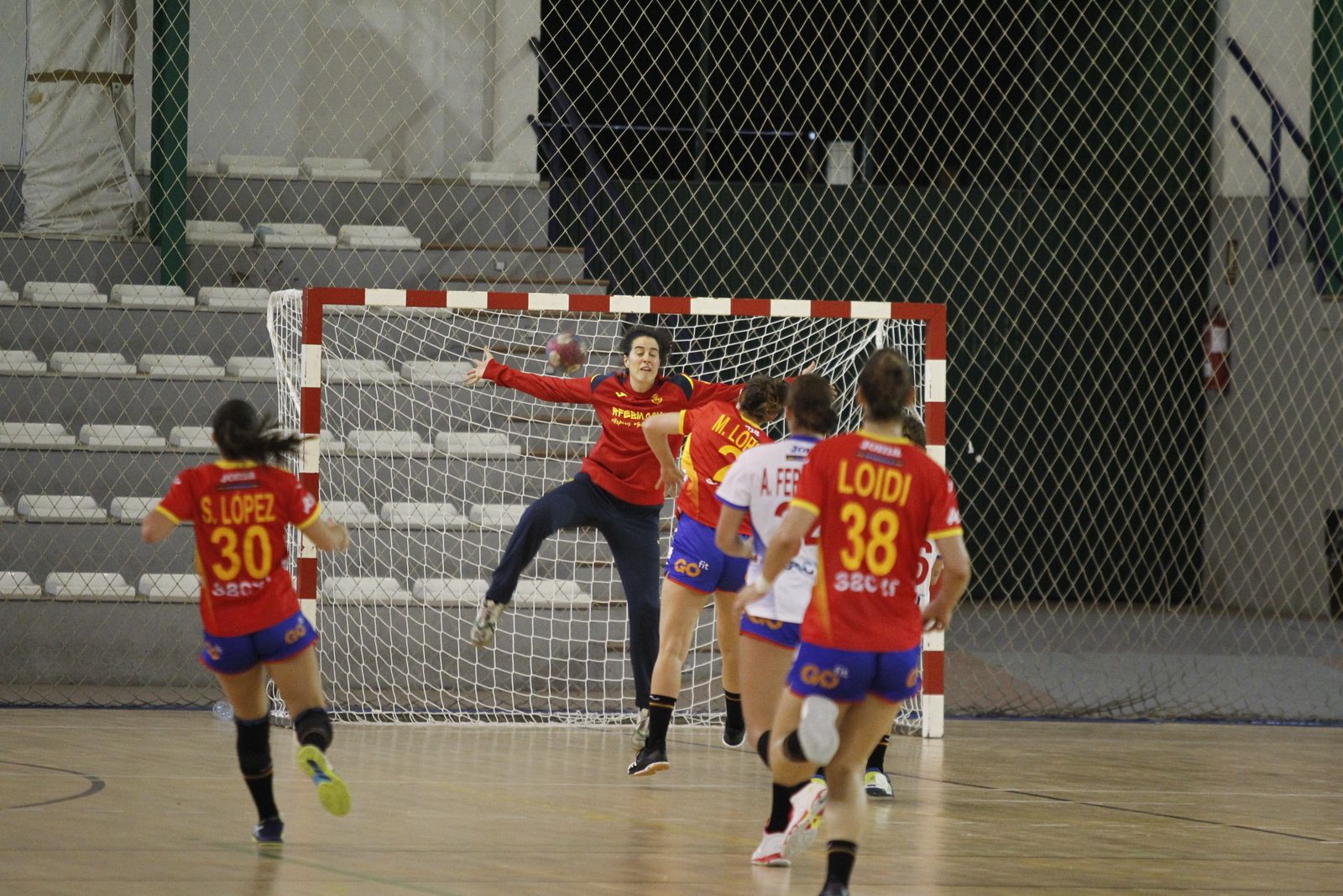 Fotogalería 'guerreras de balonmano'. Entrenamiento Selección Española