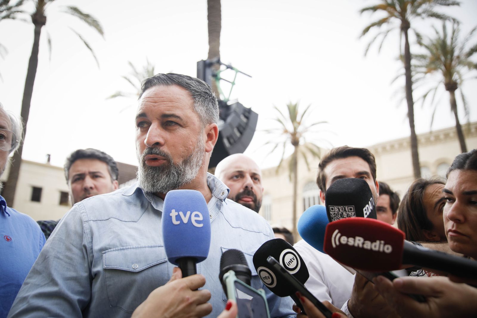 Imágenes de campaña para las elecciones europeas de VOX