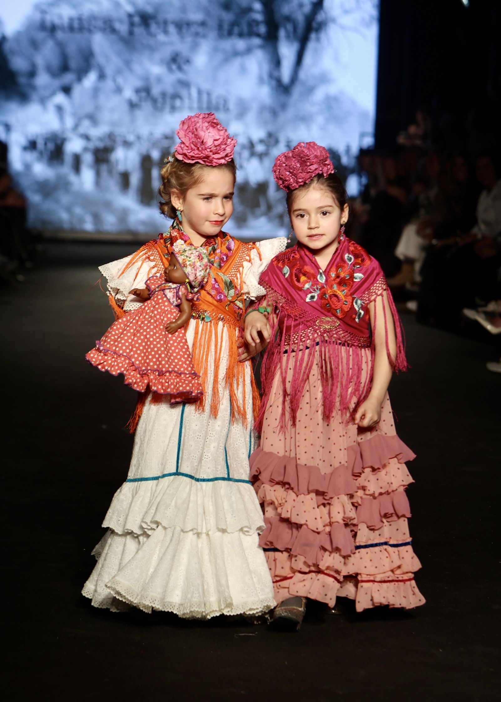 Desfile de la Hermandad del Rocío de Sevilla en We Love Flamenca 2024, todas las fotos