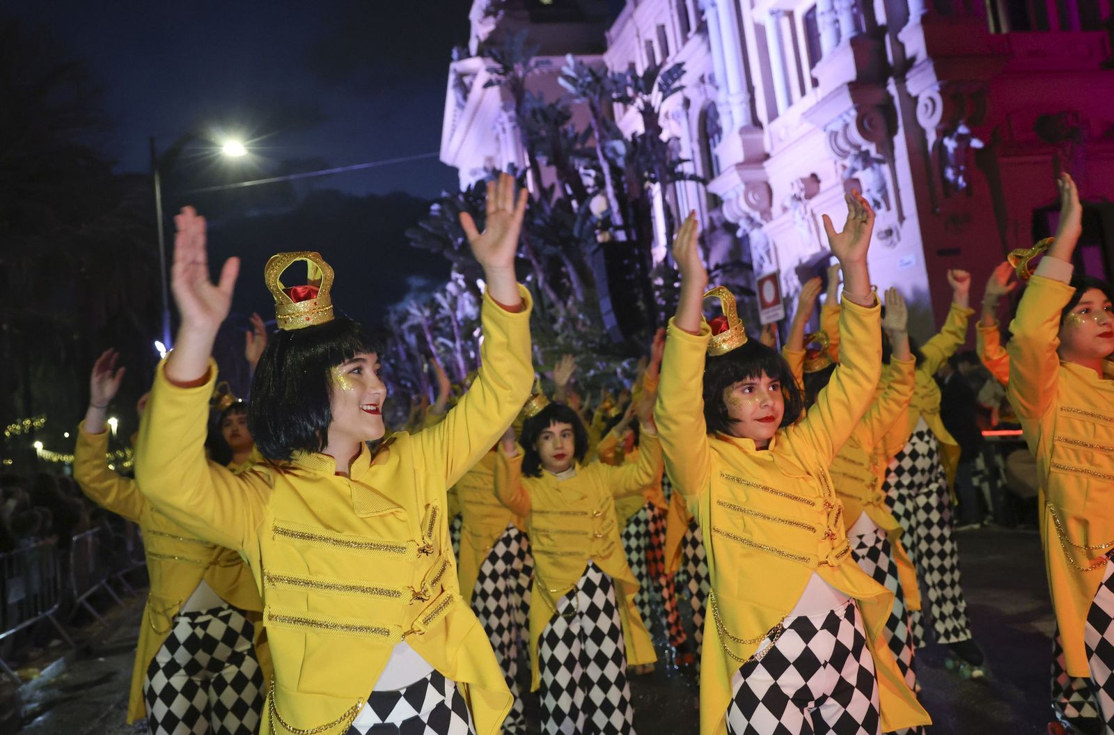 Los Reyes Magos llenan Málaga de ilusión tras la lluvia