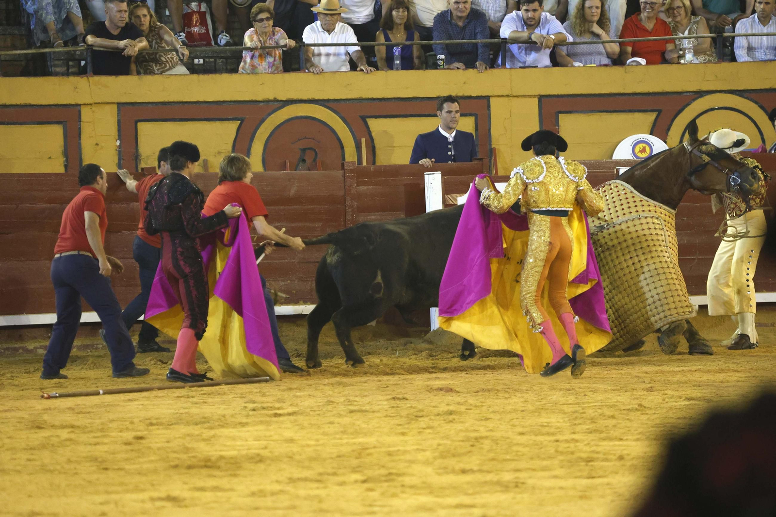 Fotos de la brava corridade La Palmosilla con Emilio de Justo, Borja Jiménez y David de Miranda