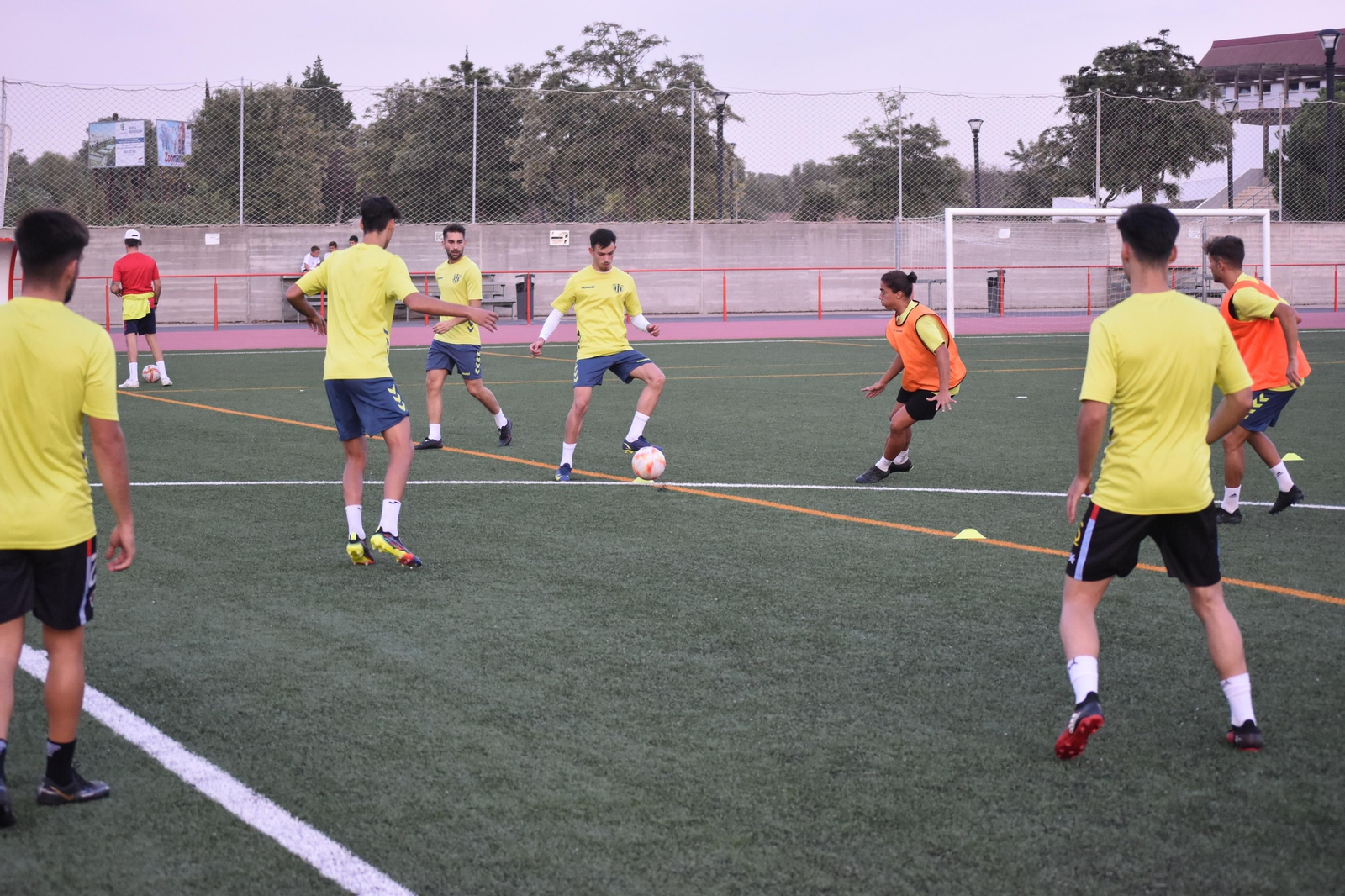 El Cartaya afronta un duelo provincial marcado por la igualdad.
