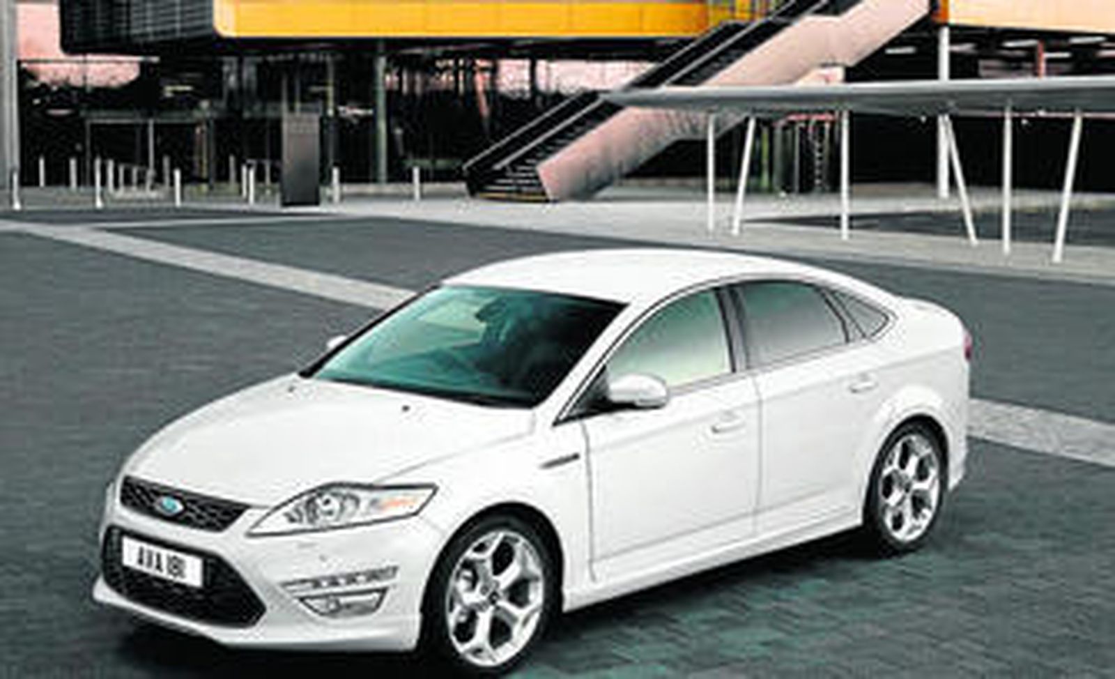 Repleto de los últimos avances tecnológicos, el nuevo Mondeo está diseñado para que los viajes sean más seguros, sencillos e interesantes.