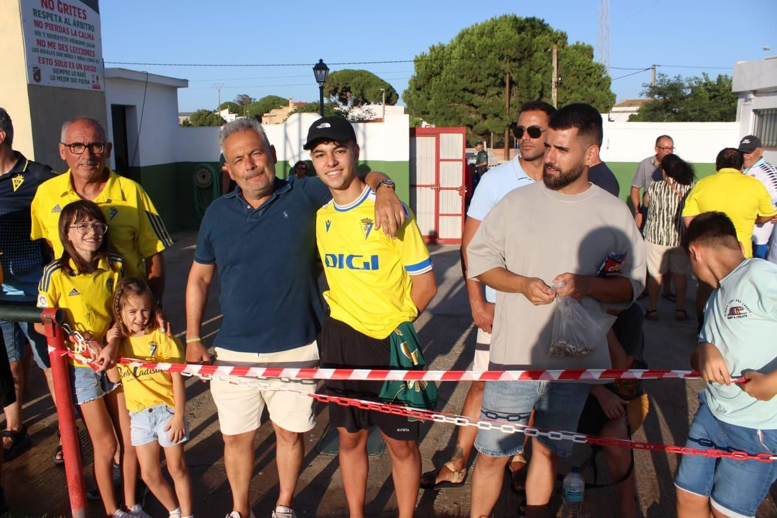 Las imágenes del amistoso entre el Barbate y el Cádiz CF