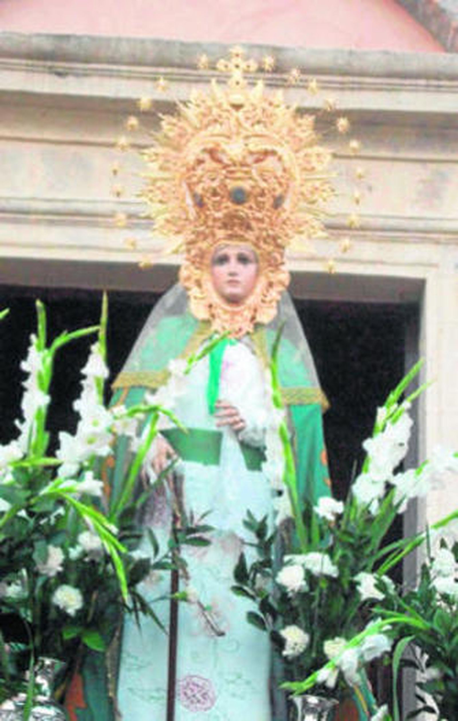 La Virgen de Montesión a su salida de la iglesia parroquial.
