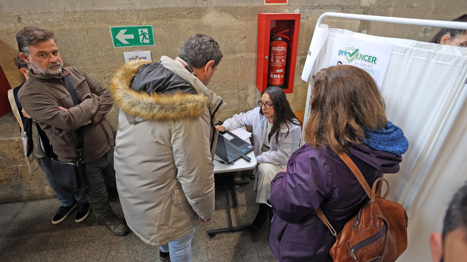 El consejero Sanz acude a la vacunación contra la gripe en Jerez