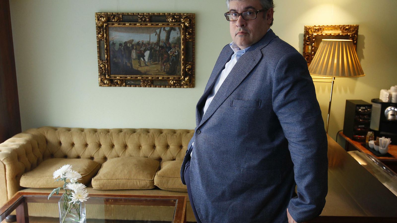 Juan Manuel de Prada, en un hotel de Sevilla durante la entrevista.