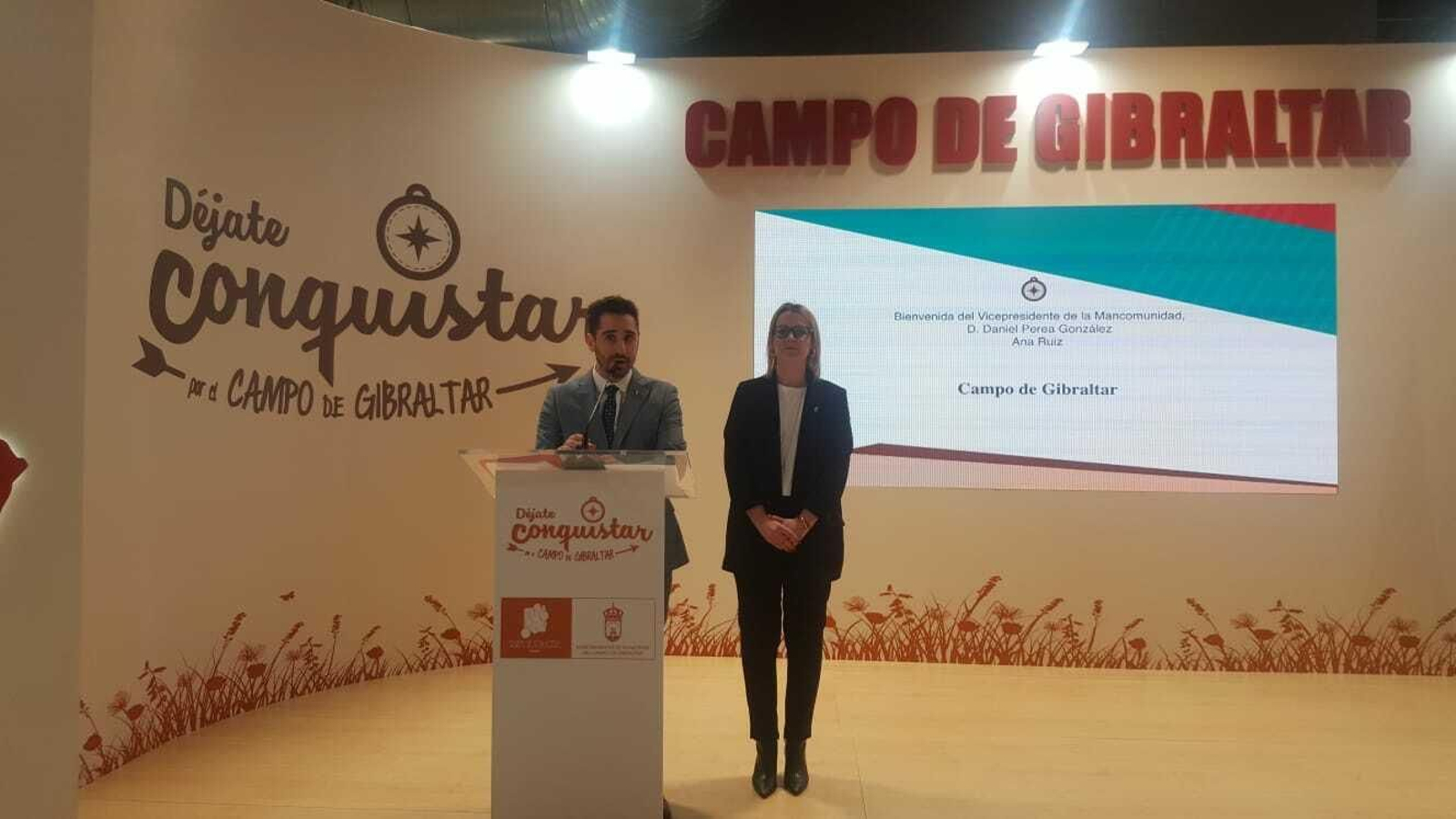 El vicepresidente de la Mancomunidad, Daniel Perea y la delegada Especial de Turismo, Ana Ruiz.