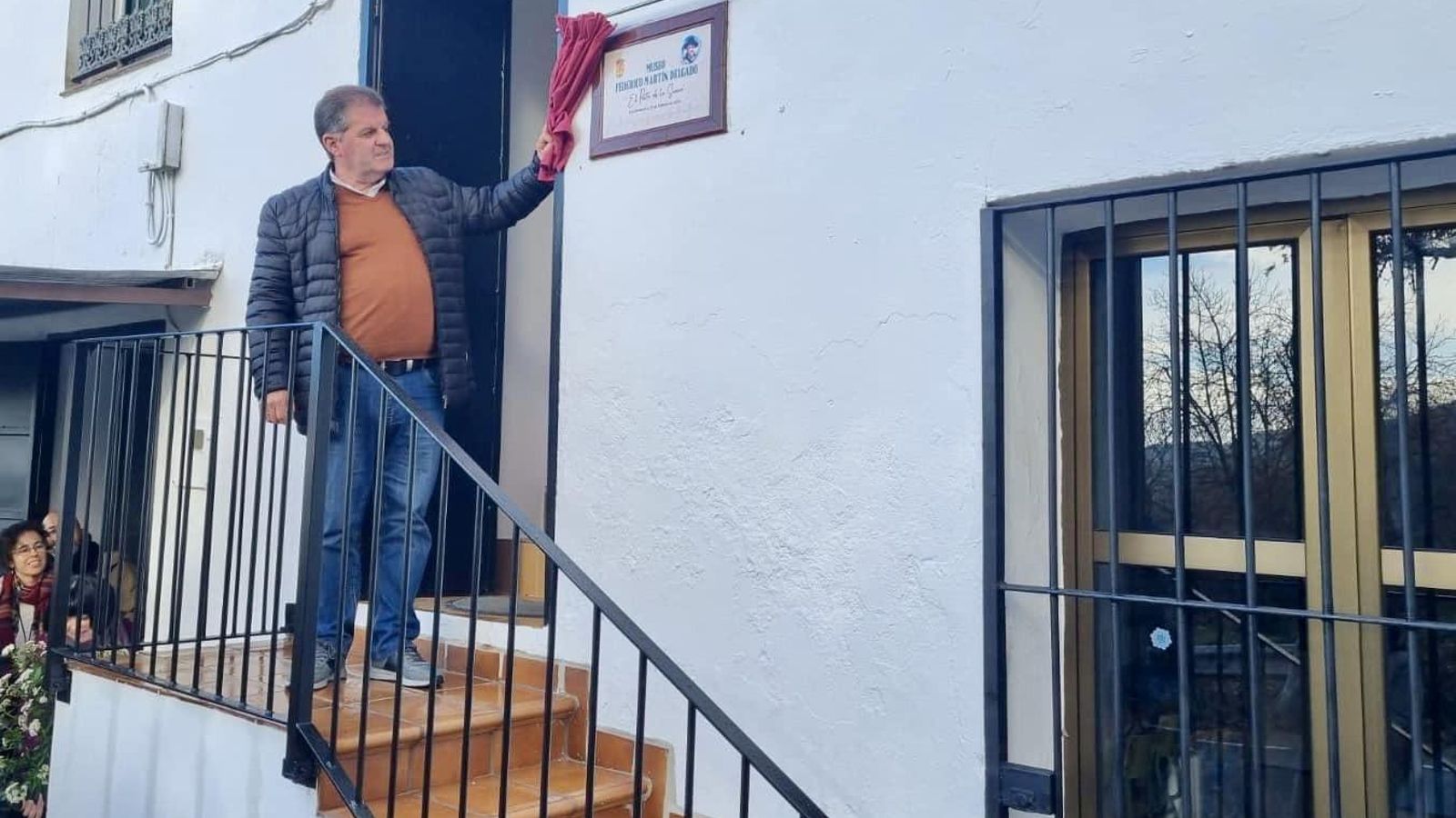 El alcalde de Jabugo inaugura el nuevo espacio museístico.